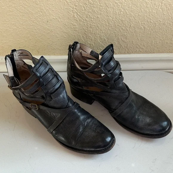 Freebird by Steven Black Heeled Boots - Picture 2 of 8